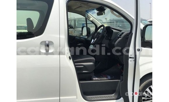 Nunua Imported Toyota Granvia Nyeupe Gari ndani ya Import - Dubai nchini Zambia Nunua Imported Toyota Granvia Nyeupe Gari ndani ya Import - Dubai nchini Zambia