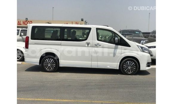 Nunua Imported Toyota Granvia Nyeupe Gari ndani ya Import - Dubai nchini Zambia Nunua Imported Toyota Granvia Nyeupe Gari ndani ya Import - Dubai nchini Zambia