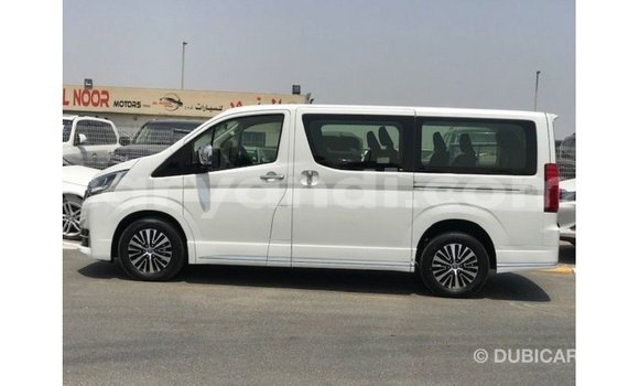 Nunua Imported Toyota Granvia Nyeupe Gari ndani ya Import - Dubai nchini Zambia Nunua Imported Toyota Granvia Nyeupe Gari ndani ya Import - Dubai nchini Zambia