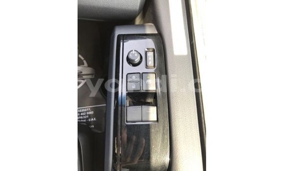 Nunua Imported Toyota Granvia Nyeupe Gari ndani ya Import - Dubai nchini Zambia Nunua Imported Toyota Granvia Nyeupe Gari ndani ya Import - Dubai nchini Zambia