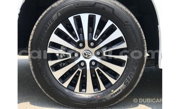 Nunua Imported Toyota Granvia Nyeupe Gari ndani ya Import - Dubai nchini Zambia Nunua Imported Toyota Granvia Nyeupe Gari ndani ya Import - Dubai nchini Zambia