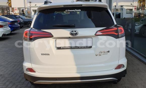 Acheter Occasion Voiture Toyota RAV4 Blanc à Chingola, Zambie Acheter Occasion Voiture Toyota RAV4 Blanc à Chingola, Zambie