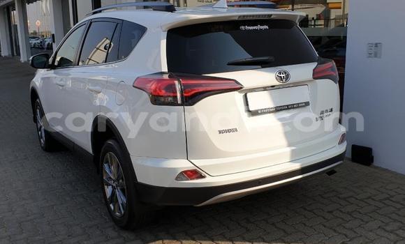 Acheter Occasion Voiture Toyota RAV4 Blanc à Chingola, Zambie Acheter Occasion Voiture Toyota RAV4 Blanc à Chingola, Zambie
