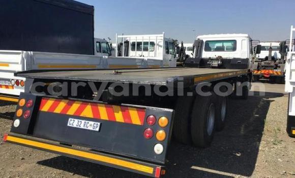 Acheter Occasion Utilitaire Nissan UD Blanc à Chilanga, Lusaka Acheter Occasion Utilitaire Nissan UD Blanc à Chilanga, Lusaka