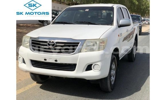 Buy Import Toyota Hilux White Car in Import - Dubai in Zambia