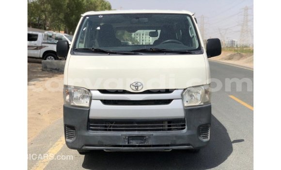 Nunua Imported Toyota Hiace Nyeupe Gari ndani ya Import - Dubai nchini Zambia Nunua Imported Toyota Hiace Nyeupe Gari ndani ya Import - Dubai nchini Zambia