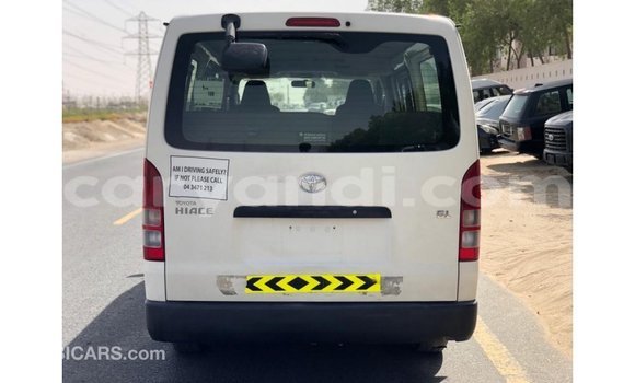 Nunua Imported Toyota Hiace Nyeupe Gari ndani ya Import - Dubai nchini Zambia Nunua Imported Toyota Hiace Nyeupe Gari ndani ya Import - Dubai nchini Zambia