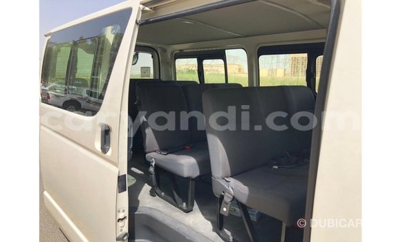Nunua Imported Toyota Hiace Nyeupe Gari ndani ya Import - Dubai nchini Zambia Nunua Imported Toyota Hiace Nyeupe Gari ndani ya Import - Dubai nchini Zambia