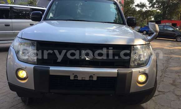 Tenga Tsaru Mitsubishi Pajero Zvimwe Mota in Lusaka in Zambia Tenga Tsaru Mitsubishi Pajero Zvimwe Mota in Lusaka in Zambia