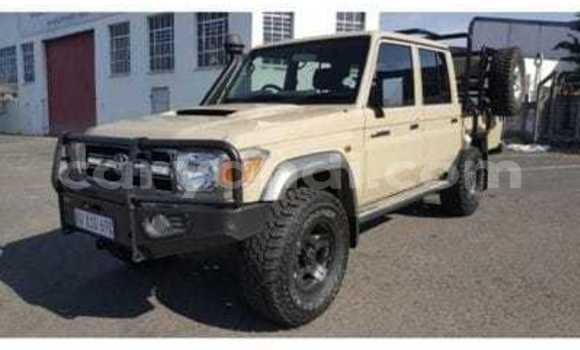Acheter Occasion Voiture Toyota Land Cruiser Beige à Livingstone, Zambie Acheter Occasion Voiture Toyota Land Cruiser Beige à Livingstone, Zambie
