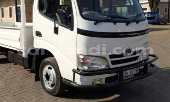 Buy Used Toyota Dyna White Truck in Chingola in Zambia