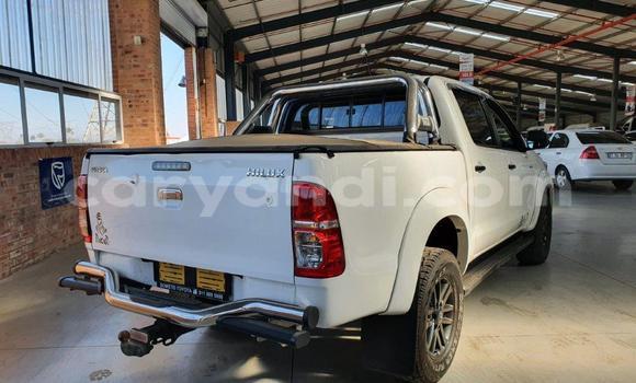 Buy Used Toyota Hilux White Car in Chingola in Zambia Buy Used Toyota Hilux White Car in Chingola in Zambia