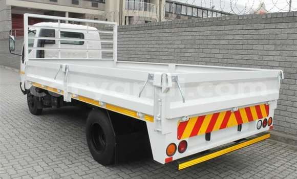 Buy Used Toyota LITEACE White Truck in Chingola in Zambia