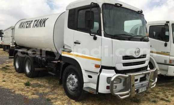 Acheter Occasion Utilitaire Nissan UD Blanc à Choma, Du sud Acheter Occasion Utilitaire Nissan UD Blanc à Choma, Du sud