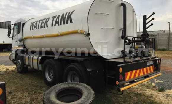 Acheter Occasion Utilitaire Nissan UD Blanc à Choma, Du sud Acheter Occasion Utilitaire Nissan UD Blanc à Choma, Du sud