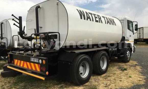 Acheter Occasion Utilitaire Nissan UD Blanc à Choma, Du sud Acheter Occasion Utilitaire Nissan UD Blanc à Choma, Du sud