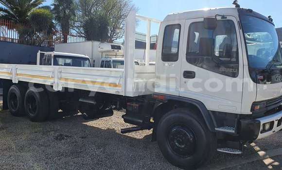 Acheter Occasion Utilitaire Isuzu FTR 850 Blanc à Lusaka, Zambie Acheter Occasion Utilitaire Isuzu FTR 850 Blanc à Lusaka, Zambie