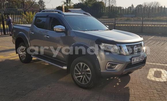 Acheter Occasion Voiture Nissan Navara Gris à Livingstone, Zambie