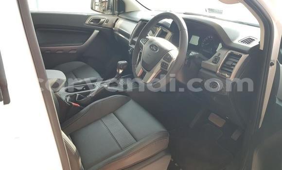 Nunua Ilio tumika Ford Ranger Nyeupe Gari ndani ya Lusaka nchini Zambia Nunua Ilio tumika Ford Ranger Nyeupe Gari ndani ya Lusaka nchini Zambia