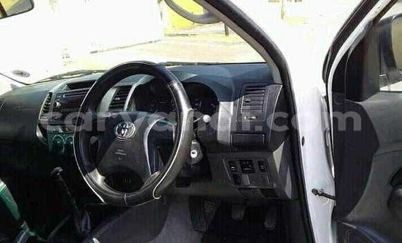 Buy Used Toyota Hilux White Car in Chinsali in Northern Buy Used Toyota Hilux White Car in Chinsali in Northern