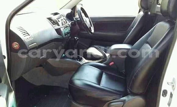 Buy Used Toyota Hilux White Car in Chinsali in Northern Buy Used Toyota Hilux White Car in Chinsali in Northern