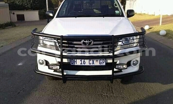 Buy Used Toyota Hilux White Car in Chinsali in Northern Buy Used Toyota Hilux White Car in Chinsali in Northern