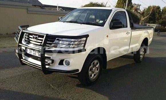 Buy Used Toyota Hilux White Car in Chinsali in Northern Buy Used Toyota Hilux White Car in Chinsali in Northern