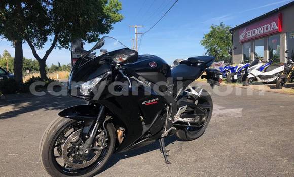 Buy Used Honda CBR 1000 RR Black Bike in Solwezi in North-Western Buy Used Honda CBR 1000 RR Black Bike in Solwezi in North-Western