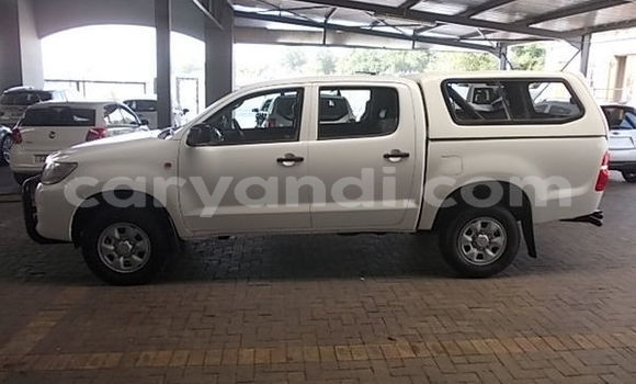 Acheter Occasion Voiture Toyota Hilux Blanc à Livingstone, Zambie Acheter Occasion Voiture Toyota Hilux Blanc à Livingstone, Zambie