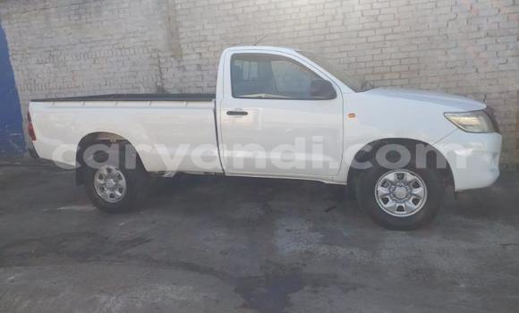Acheter Occasion Voiture Toyota Hilux Blanc à Lusaka, Zambie Acheter Occasion Voiture Toyota Hilux Blanc à Lusaka, Zambie