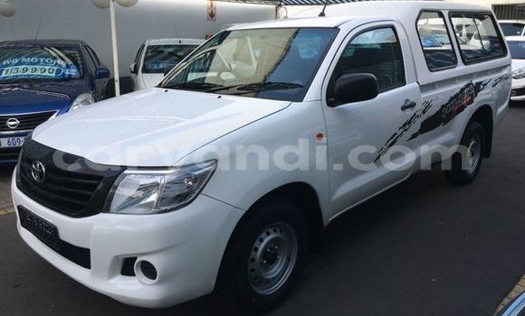 Acheter Occasion Voiture Toyota Hilux Blanc à Lusaka, Zambie Acheter Occasion Voiture Toyota Hilux Blanc à Lusaka, Zambie