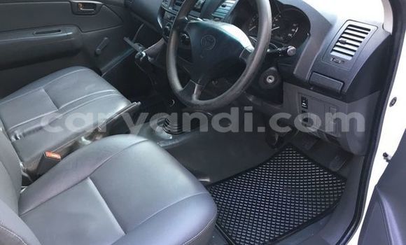 Acheter Occasion Voiture Toyota Hilux Blanc à Lusaka, Zambie Acheter Occasion Voiture Toyota Hilux Blanc à Lusaka, Zambie