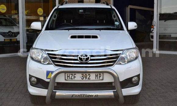 Acheter Occasion Voiture Toyota Fortuner Blanc à Lusaka, Zambie Acheter Occasion Voiture Toyota Fortuner Blanc à Lusaka, Zambie