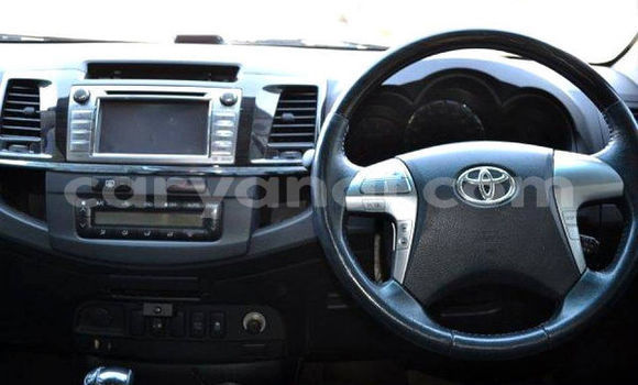 Acheter Occasion Voiture Toyota Fortuner Blanc à Lusaka, Zambie Acheter Occasion Voiture Toyota Fortuner Blanc à Lusaka, Zambie