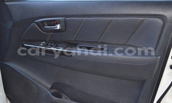 Acheter Occasion Voiture Toyota Fortuner Blanc à Lusaka, Zambie Acheter Occasion Voiture Toyota Fortuner Blanc à Lusaka, Zambie