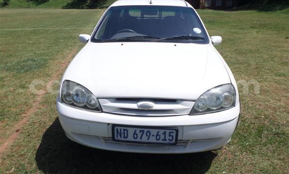 Acheter Occasion Voiture Ford B-MAX Blanc à Lusaka, Zambie Acheter Occasion Voiture Ford B-MAX Blanc à Lusaka, Zambie