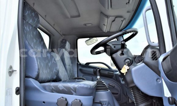 Acheter Occasion Utilitaire Hino 300 Series Blanc à Livingstone, Zambie Acheter Occasion Utilitaire Hino 300 Series Blanc à Livingstone, Zambie