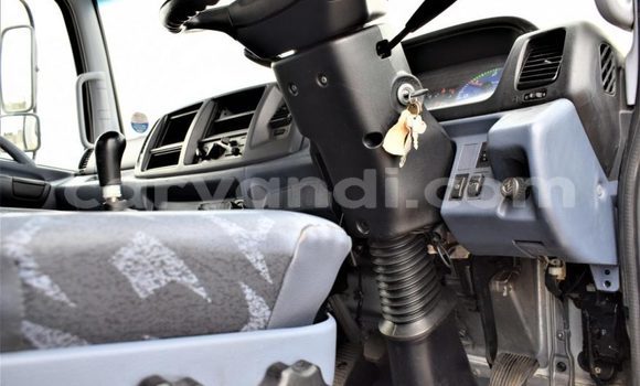 Acheter Occasion Utilitaire Hino 300 Series Blanc à Livingstone, Zambie Acheter Occasion Utilitaire Hino 300 Series Blanc à Livingstone, Zambie