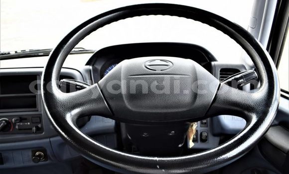 Acheter Occasion Utilitaire Hino 300 Series Blanc à Livingstone, Zambie Acheter Occasion Utilitaire Hino 300 Series Blanc à Livingstone, Zambie