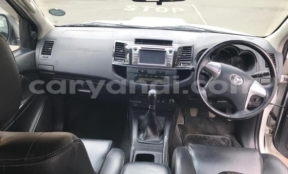 Acheter Occasion Voiture Toyota Fortuner Blanc à Livingstone, Zambie Acheter Occasion Voiture Toyota Fortuner Blanc à Livingstone, Zambie