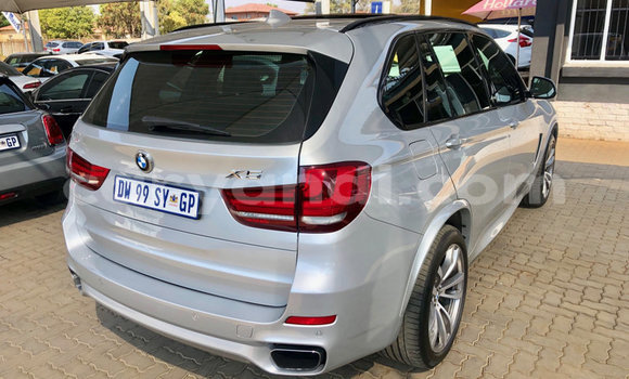 Acheter Occasion Voiture BMW X5 Gris à Livingstone, Zambie Acheter Occasion Voiture BMW X5 Gris à Livingstone, Zambie