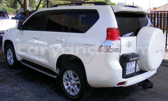 Acheter Occasion Voiture Toyota Land Cruiser Prado Blanc à Livingstone, Zambie Acheter Occasion Voiture Toyota Land Cruiser Prado Blanc à Livingstone, Zambie
