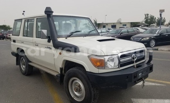 Buy Used Toyota Land Cruiser White Car in Chipata in Zambia Buy Used Toyota Land Cruiser White Car in Chipata in Zambia