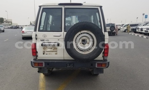 Buy Used Toyota Land Cruiser White Car in Chipata in Zambia Buy Used Toyota Land Cruiser White Car in Chipata in Zambia