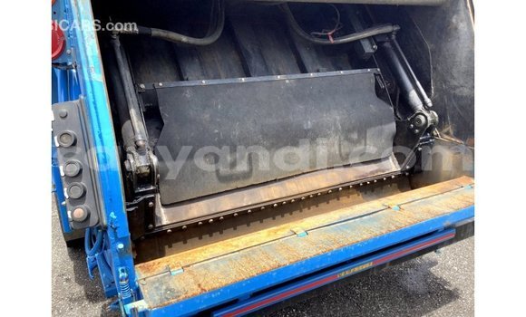 Acheter Import Utilitaire Mitsubishi Fuso Bleu à Import - Dubai, Zambie Acheter Import Utilitaire Mitsubishi Fuso Bleu à Import - Dubai, Zambie