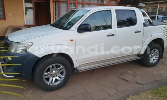 Buy Used Toyota Hilux White Car in Chingola in Zambia Buy Used Toyota Hilux White Car in Chingola in Zambia