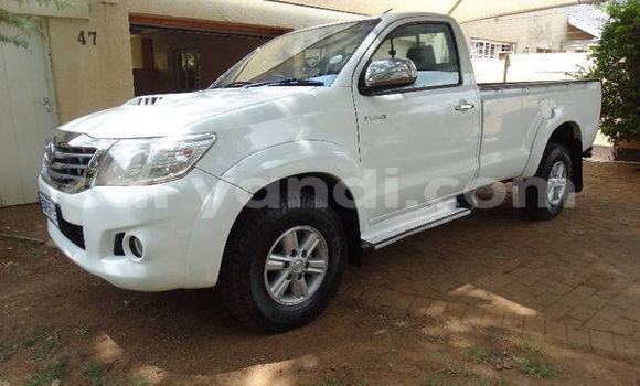 Acheter Occasion Voiture Toyota Hilux Blanc à Lusaka, Zambie Acheter Occasion Voiture Toyota Hilux Blanc à Lusaka, Zambie