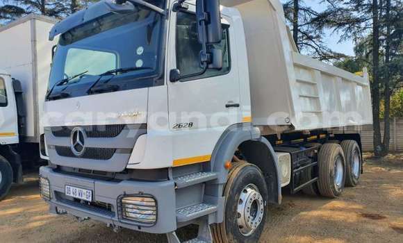 Tenga Tsaru Mercedes–Benz Tipper Chena Rori in Lusaka in Zambia Tenga Tsaru Mercedes–Benz Tipper Chena Rori in Lusaka in Zambia