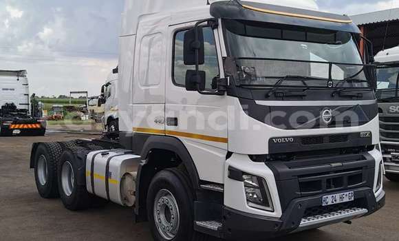 Buy Used Volvo F4 White Truck in Livingstone in Zambia