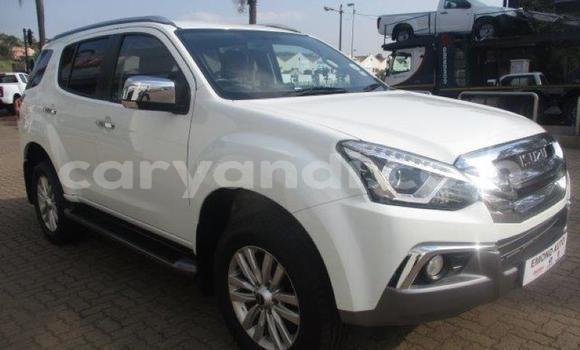 Acheter Occasion Voiture Isuzu MU-X Blanc à Chingola, Zambie